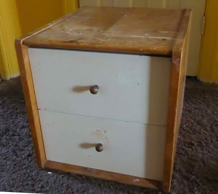 Photo of free Sturdy bedside cupboard (Holloway N7) #1