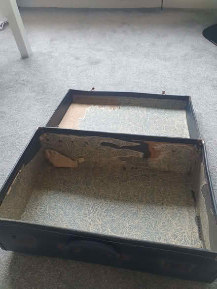 Photo of free Vintage Suitcase (Handforth SK9) #1