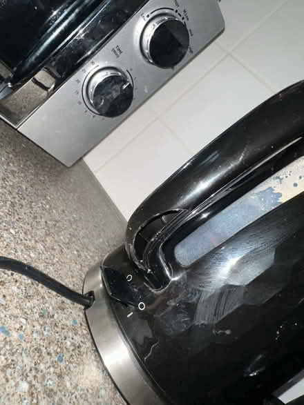 Photo of free Russel Hobbs Kettle and Toaster (SW16) #3