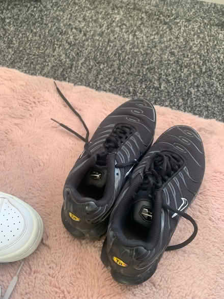 Photo of free Trainers (WV3) #3