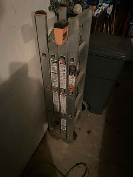Photo of free Expandable ladder (Near Hudson line) #1