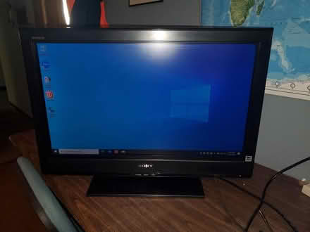 Photo of free 32" Flatscreen TV/ monitor (South Bellevue) #1