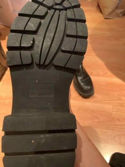 Photo of free Size 6 black boots (Hoddesdon SG13) #2