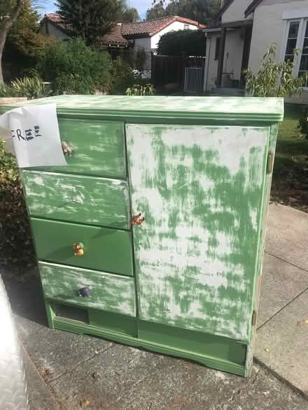 Photo of free child's dresser (Willow Glen) #2