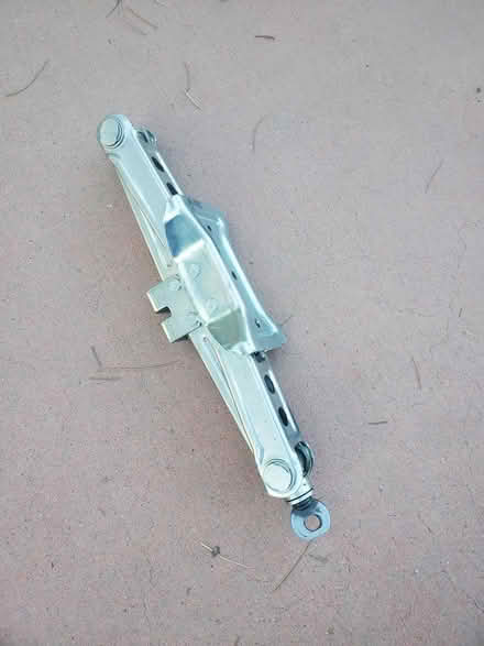 Photo of free Jack for small car (Rio Bravo & Isleta) #1