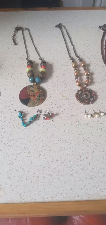 Photo of free Necklaces and earings (Whitehill GU35) #3
