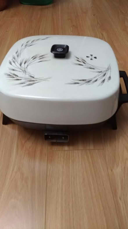 Photo of free Electric Skillet (Toronto, East York) #1