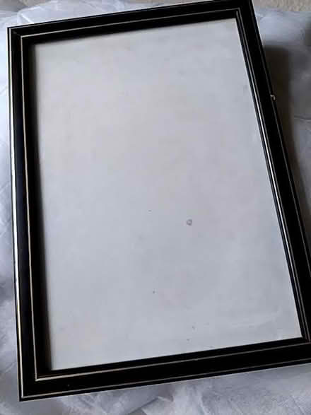 Photo of free A4 picture frame (Leigh RH2) #1