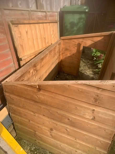 Photo of free Dog kennel (GL14) #1