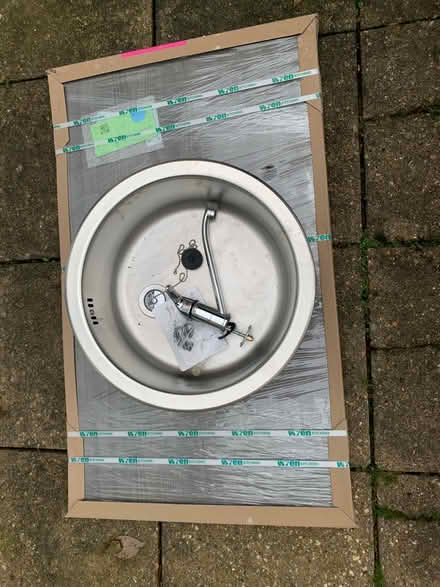Photo of free Sink (Rh17 5lb) #1