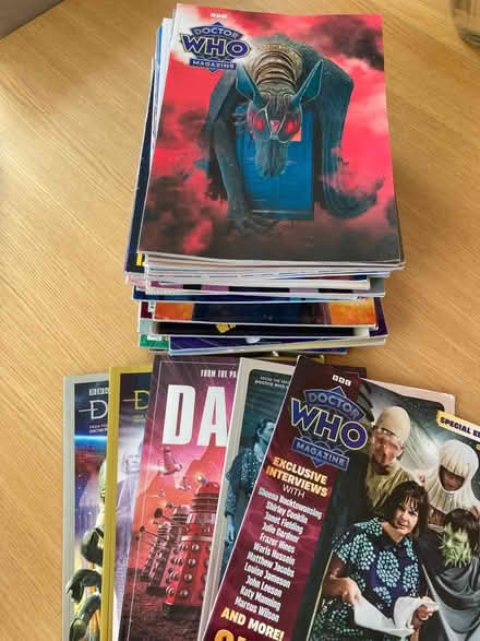 Photo of free Dr Who magazines (AB32) #1