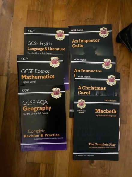 Photo of free GCSE books (Wet Ealing) #1