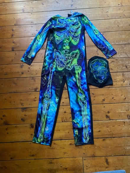 Photo of free Hallowe'en Skeleton costume age 11-12 (Wellington TF1) #1