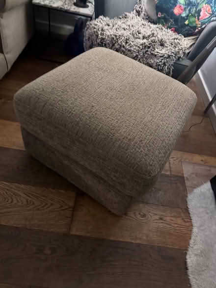Photo of free Pouffe with storage (BR3) #1