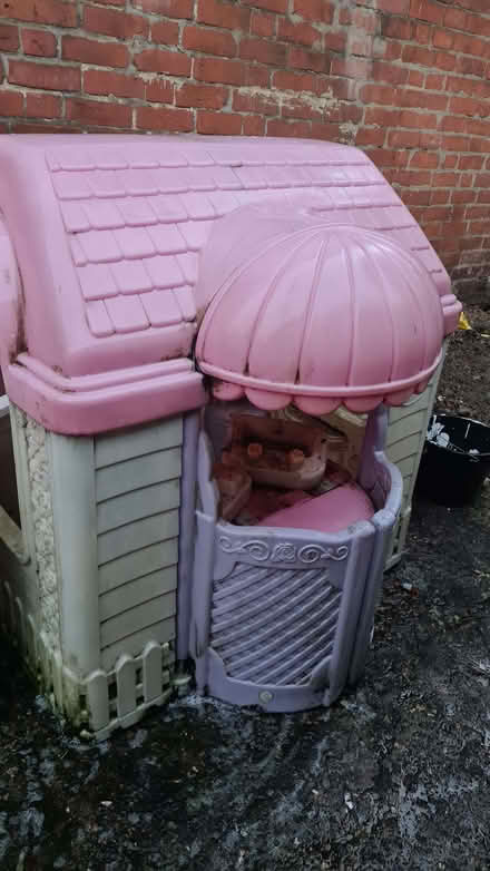 Photo of free Play House (Reading West RG1) #1