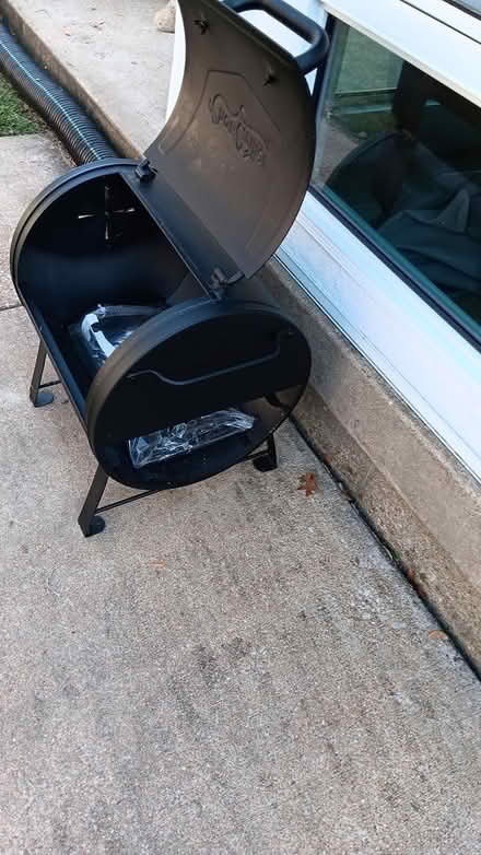 Photo of free Char Griller Portable Tabtop Grill (Geyer and Manchester) #4