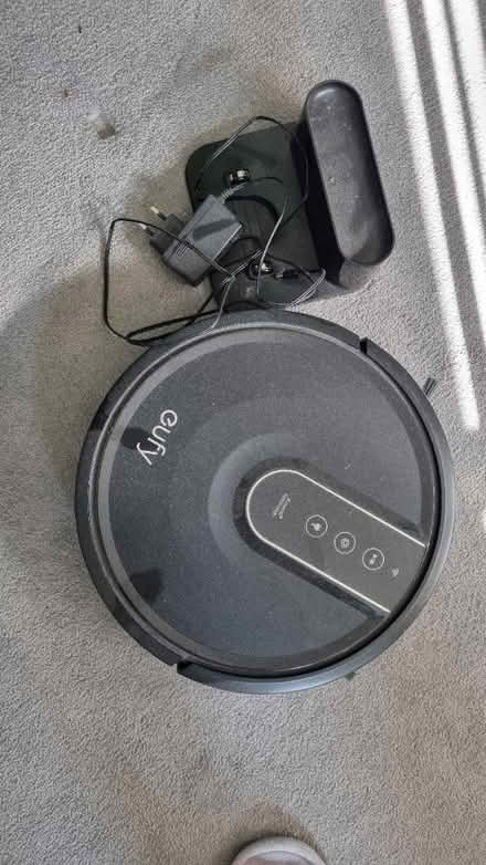 Photo of free Robot vacuum cleaner (Guildford GU1 4) #1