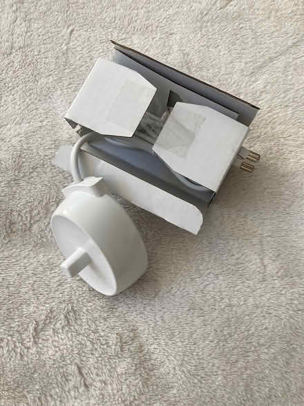 Photo of free Oral B toothbrush charger (Hackney E8) #1