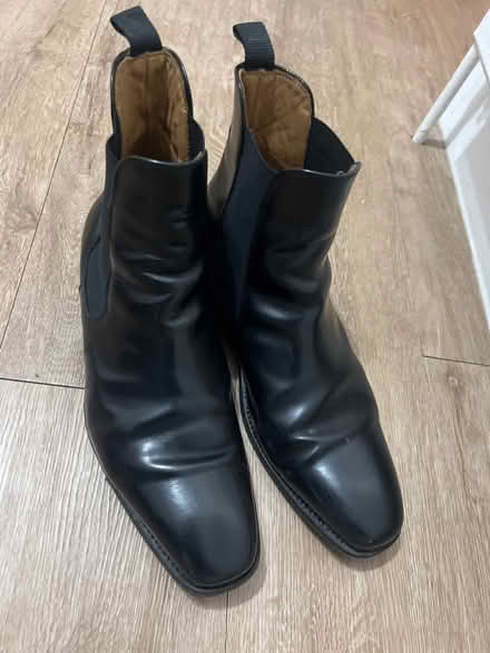 Photo of free Men’s shoes (CR2) #1