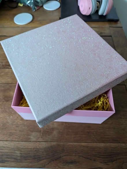 Photo of free Pink glittery gift box (Woodley RG5) #1