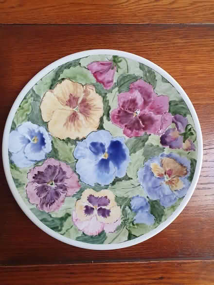 Photo of free Hand painted plate, pansies (Teddington TW11) #1
