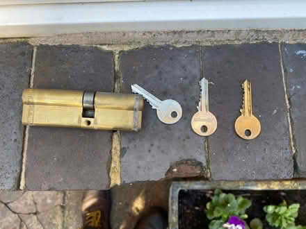 Photo of free Lock barrel & keys (Kings Heath B14) #1