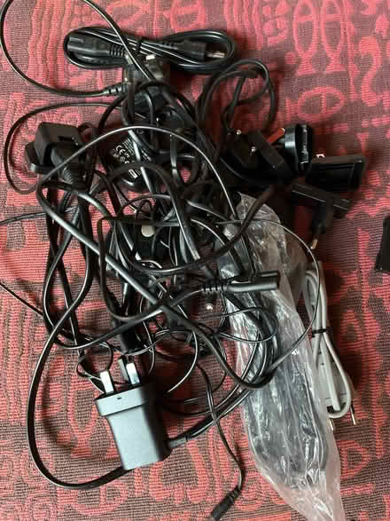 Photo of free Wires (SE3 westcombe park/ maze hill) #1