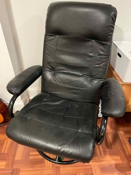 Photo of free Black vinyl chair (Petworth) #1