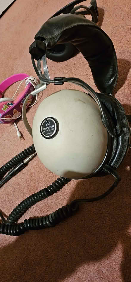 Photo of free headphones - need repair (Jericho OX1) #3