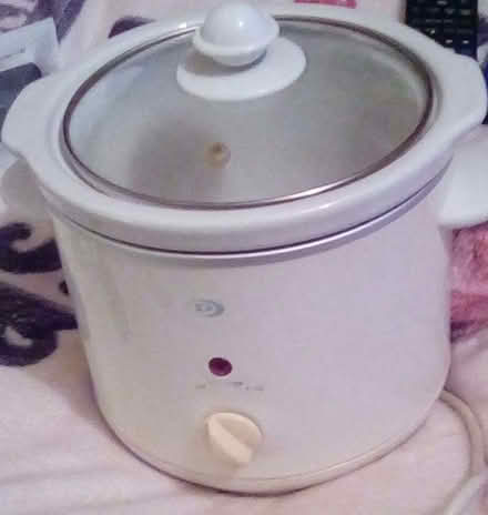 Photo of free small slow cooker (Cosham PO6) #1
