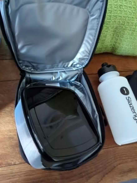 Photo of free Lunchbox, bottle & pencil case (Woodley RG5) #3