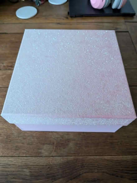 Photo of free Pink glittery gift box (Woodley RG5) #3