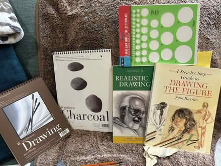 Photo of free Charcoal sticks, Books, SketchPad (Palo Alto near Lucy Stern) #4