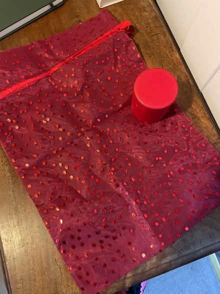 Photo of free Gift bag and box (Staines-upon-Thames TW18) #1