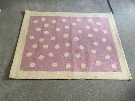 Photo of free Small rug (Berkhamsted HP4) #1