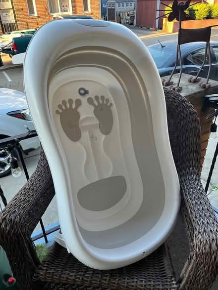 Photo of free Baby bath (Aspinwall) #1