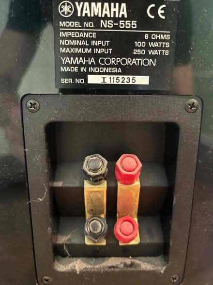 Photo of free Yamaha Amp/Receiver + 2 Speakers (Herndon va) #4