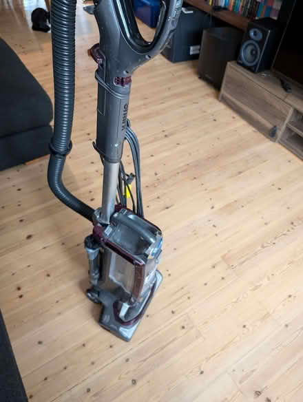 Photo of free Shark upright vacuum [NEEDS REPAIR] (Leytonstone E11) #1