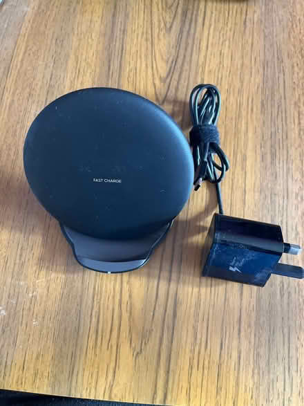 Photo of free Samsung Wireless Charger (Stockethill Crezcent AB16) #1