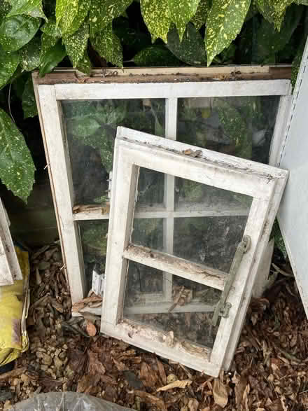 Photo of free Windows x 4 (BA2) #1