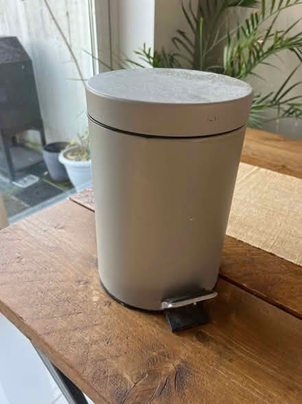 Photo of free Small grey bin (ST19) #1