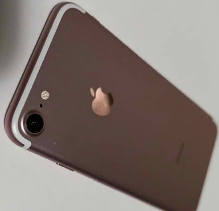 Photo of Old iPhone (Eaton NR4) #1