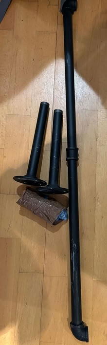 Photo of free Pipe hanging rail (N7 9EA) #1