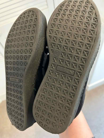 Photo of free Puma trainers UK6.5, fits small (Forrest hill station) #4