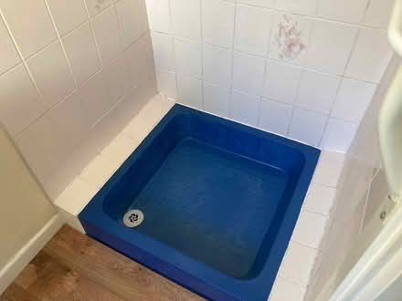 Photo of free Retro blue porcelain bathroom set (Bray) #2