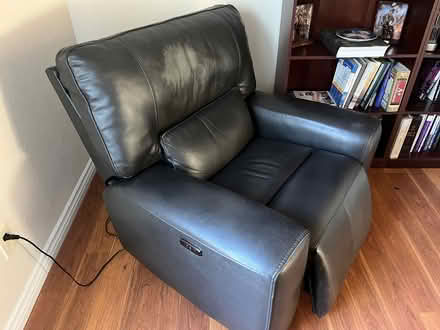 Photo of free Furniture and kitchen items (5285 Silkwood Dr Oceanside) #1