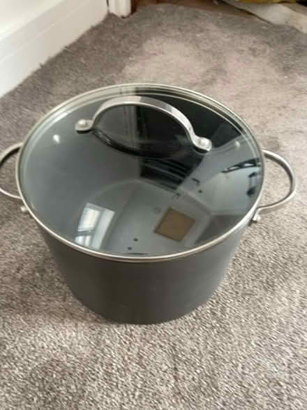 Photo of free Large Cooking Pot with Lid (Mistley CO11) #1