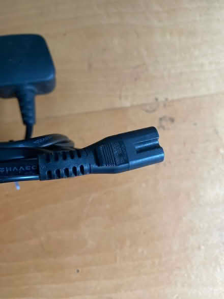 Photo of free 2 pin cables (OX4 blackbird leys) #2