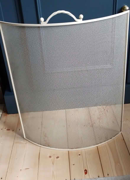 Photo of free Cream-coloured fireguard (Central Watford WD17) #1