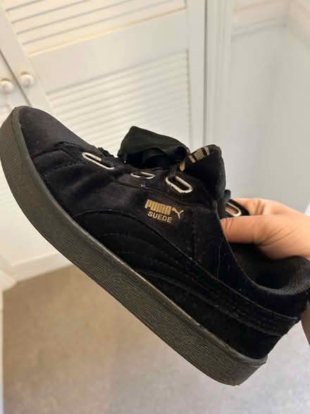 Photo of free Puma trainers UK6.5, fits small (Forrest hill station) #1